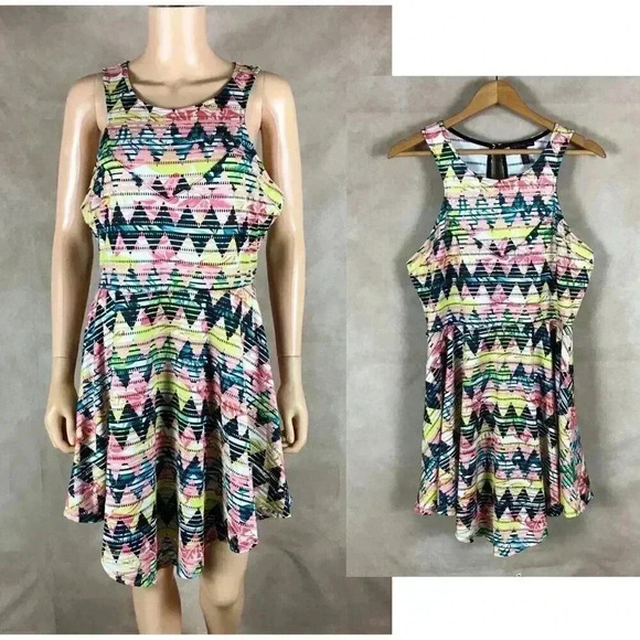 Floral Diamond Laser Cut Asymmetrical Dress NWT XL - Picture 1 of 10